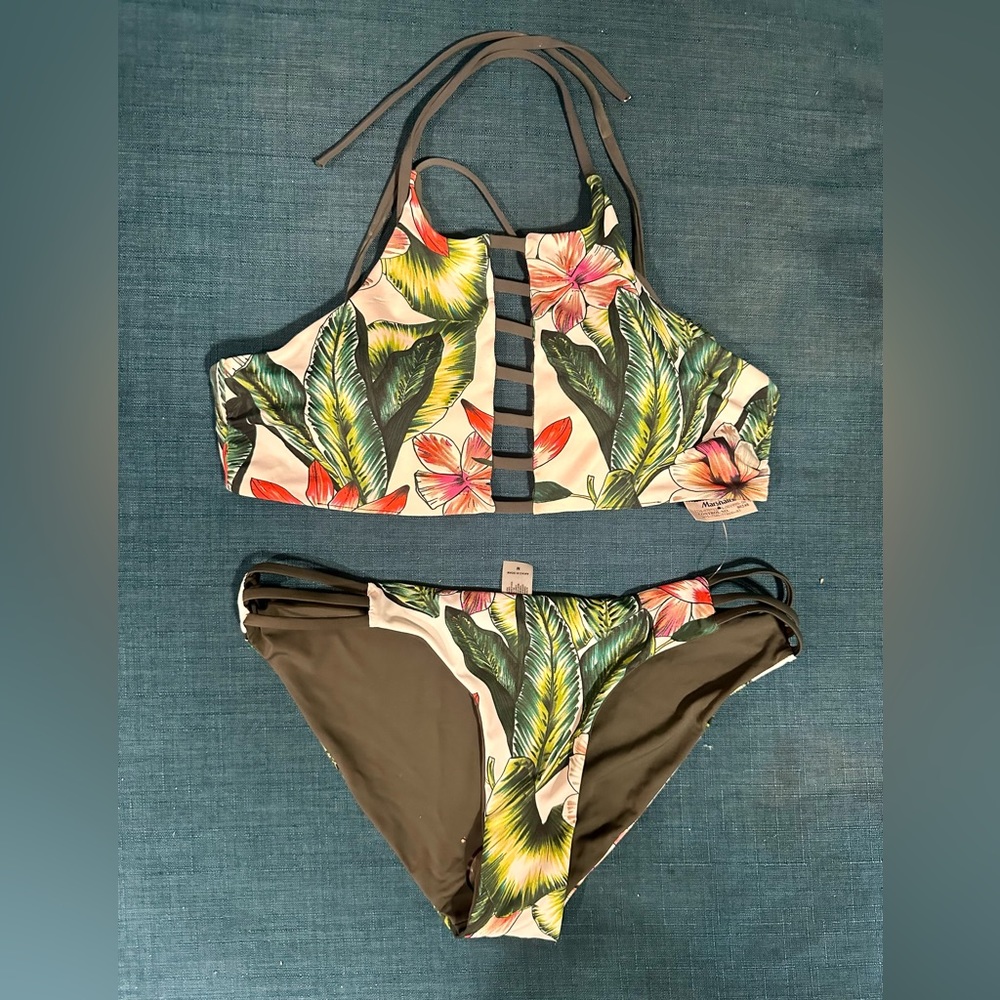 Halter Top Bikini/2 piece Bathing Suit. Size M. New with Tags.  Never worn.